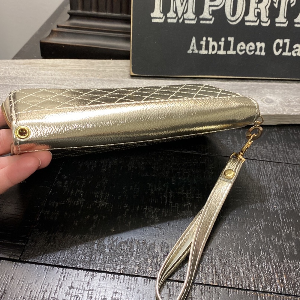 NEW! Champagne Tatum Quilted Wristlet Wallet!! - Picture 3 of 7